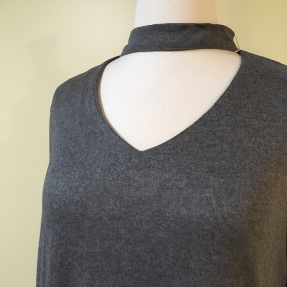Split Bell Sleeve Choker Top w Pockets - Picture 3 of 6